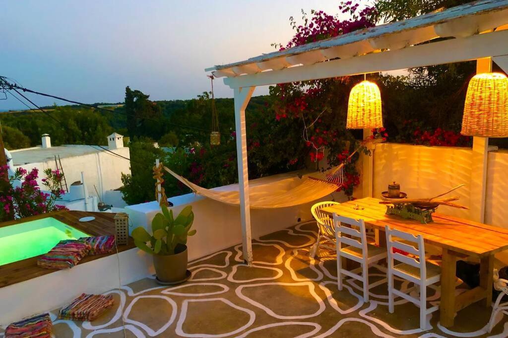 The Summer Pink House Lakhania Bagian luar foto
