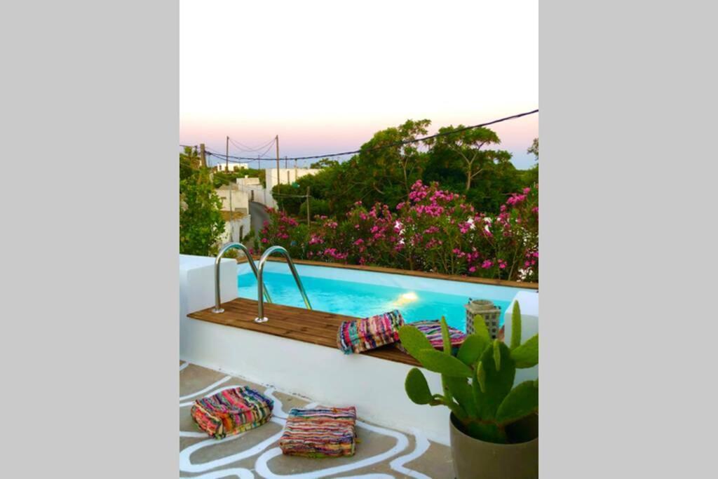 The Summer Pink House Lakhania Bagian luar foto